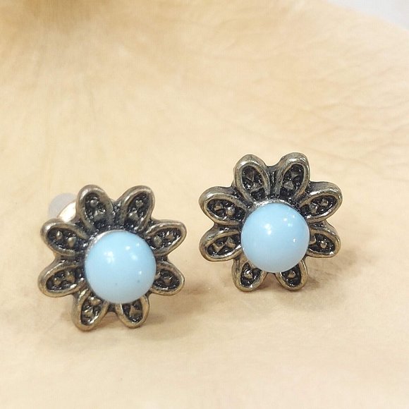 Silver Flower Stud Earrings Blue Stone Vintage Jewelry Jewel Trinket Gift f/Her - Picture 4 of 11